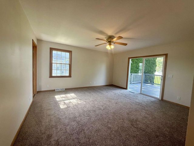 4333 Fieldcrest Drive, Janesville, WI 53546
