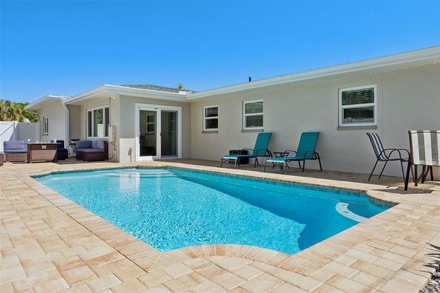 1475 CANTERBURY DRIVE, Clearwater, FL 33756