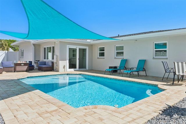 1475 CANTERBURY DRIVE, Clearwater, FL 33756