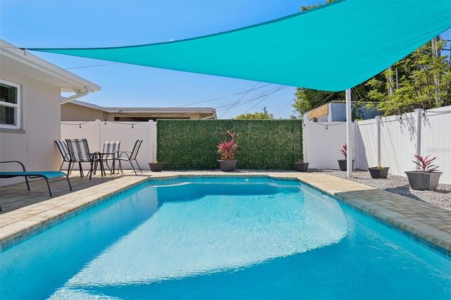 1475 CANTERBURY DRIVE, Clearwater, FL 33756