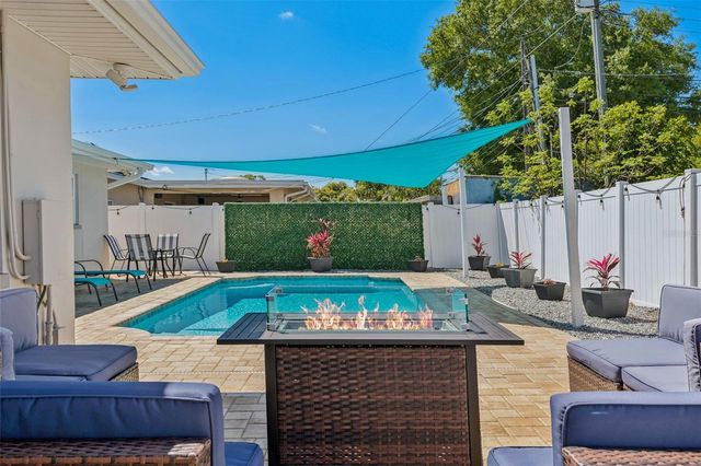 1475 CANTERBURY DRIVE, Clearwater, FL 33756