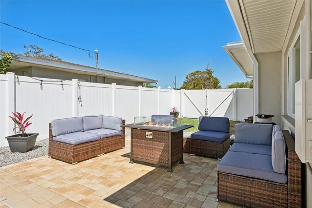 1475 CANTERBURY DRIVE, Clearwater, FL 33756