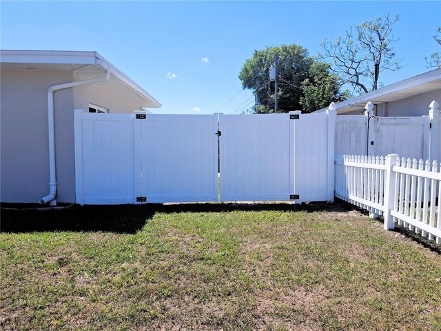 1475 CANTERBURY DRIVE, Clearwater, FL 33756