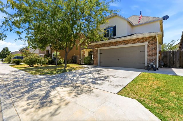 6184 E Pontiac Way, Fresno, CA 93727