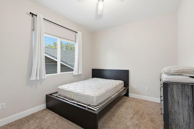 6184 E Pontiac Way, Fresno, CA 93727
