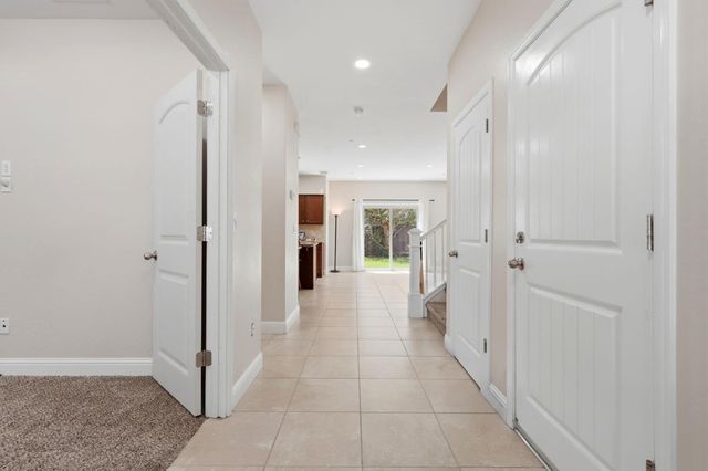 6184 E Pontiac Way, Fresno, CA 93727