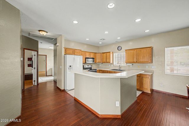 10644 E AMERICAN PRIDE Drive, San Tan Valley, AZ 85143