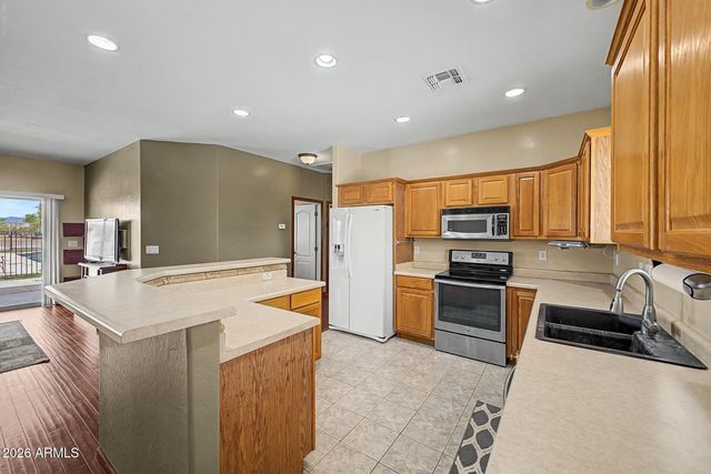 10644 E AMERICAN PRIDE Drive, San Tan Valley, AZ 85143