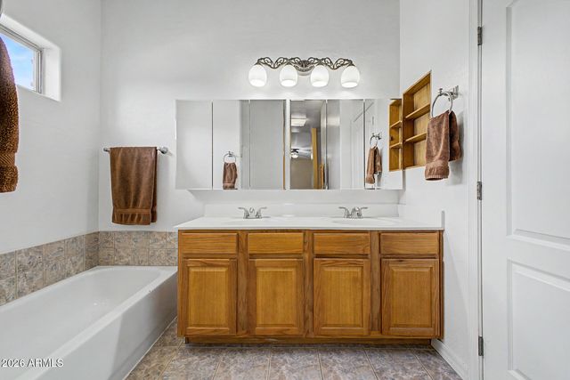 10644 E AMERICAN PRIDE Drive, San Tan Valley, AZ 85143