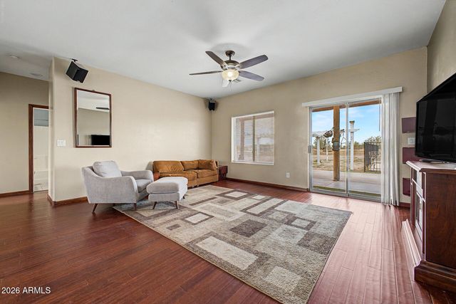 10644 E AMERICAN PRIDE Drive, San Tan Valley, AZ 85143