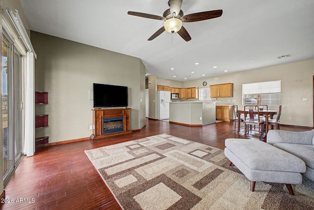 10644 E AMERICAN PRIDE Drive, San Tan Valley, AZ 85143