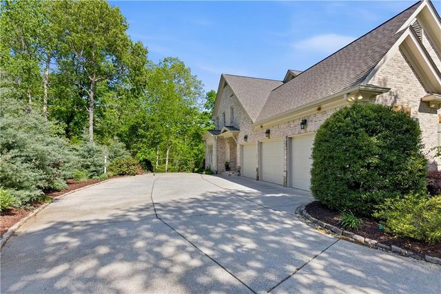 215 Sherwood Pass, Roswell, GA 30075