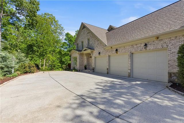 215 Sherwood Pass, Roswell, GA 30075