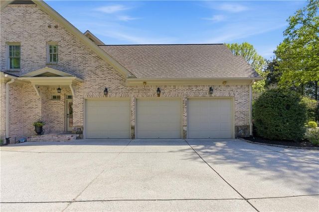 215 Sherwood Pass, Roswell, GA 30075