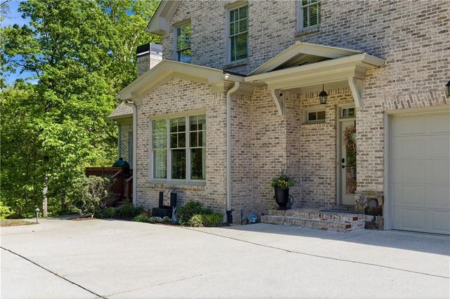 215 Sherwood Pass, Roswell, GA 30075