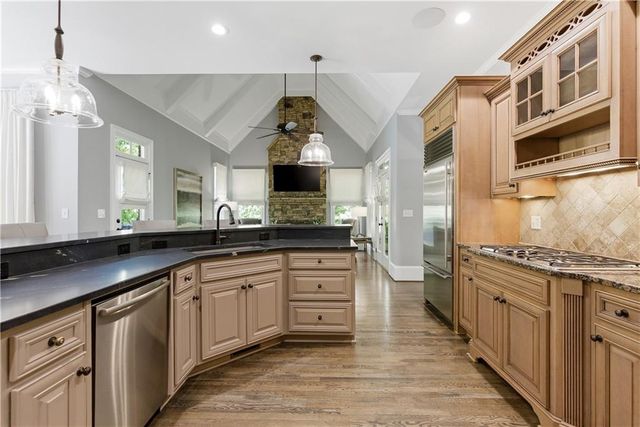 215 Sherwood Pass, Roswell, GA 30075