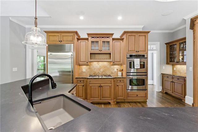 215 Sherwood Pass, Roswell, GA 30075