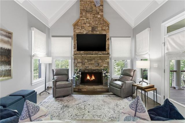 215 Sherwood Pass, Roswell, GA 30075