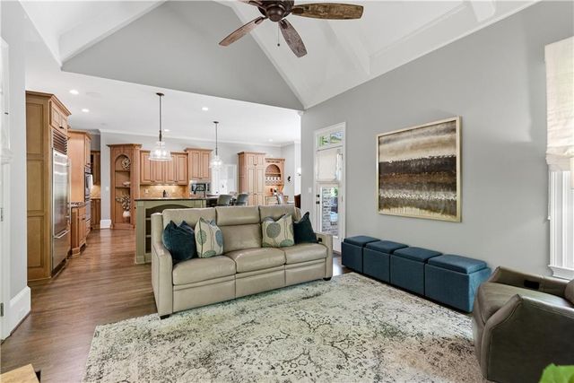 215 Sherwood Pass, Roswell, GA 30075