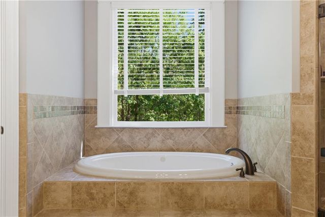 215 Sherwood Pass, Roswell, GA 30075