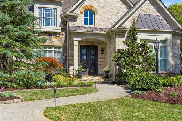 215 Sherwood Pass, Roswell, GA 30075