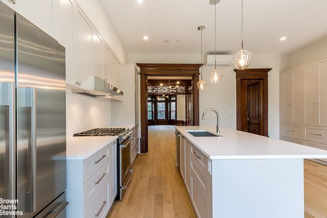 970 PARK Place, New York City, NY 11213