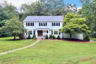 11 Turkey Hill Circle, Westport, CT 06880