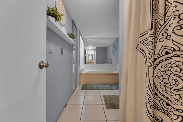 5650 Camino Del Sol 205, Boca Raton, FL 33433