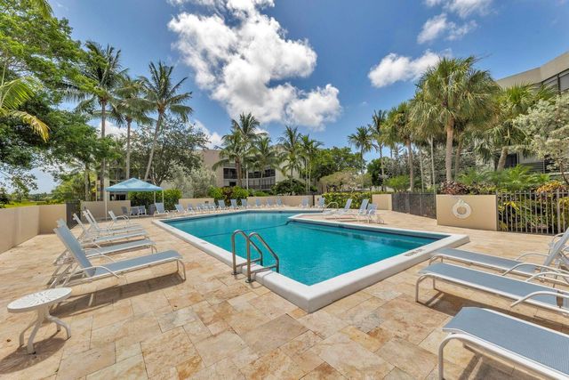 5650 Camino Del Sol 205, Boca Raton, FL 33433