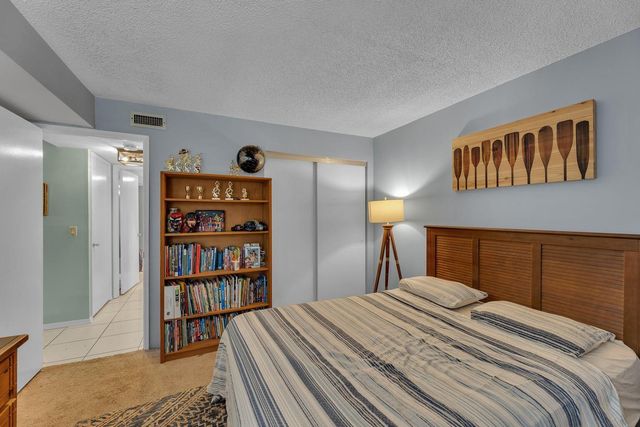 5650 Camino Del Sol 205, Boca Raton, FL 33433