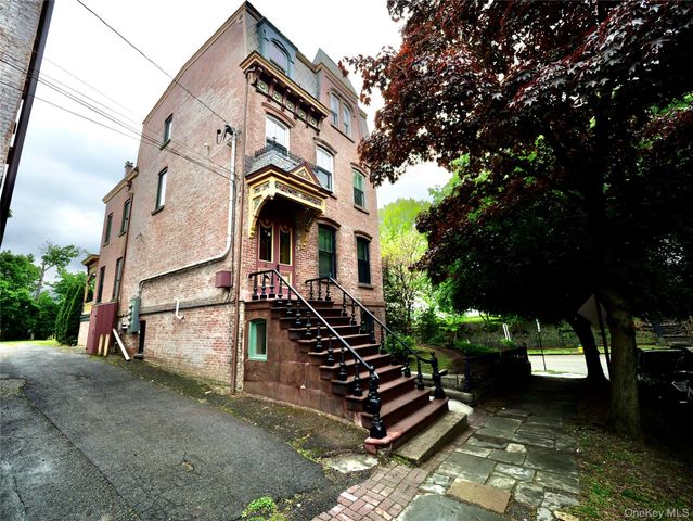 4 Grand Street 1, Newburgh, NY 12550