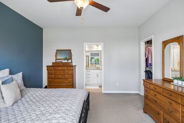 610 Whirlaway Dr, Burns, TN 37029