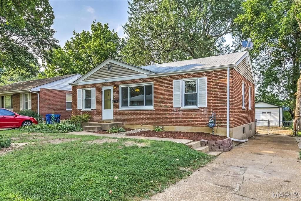 9123 Harold Drive, St Louis, MO 63134
