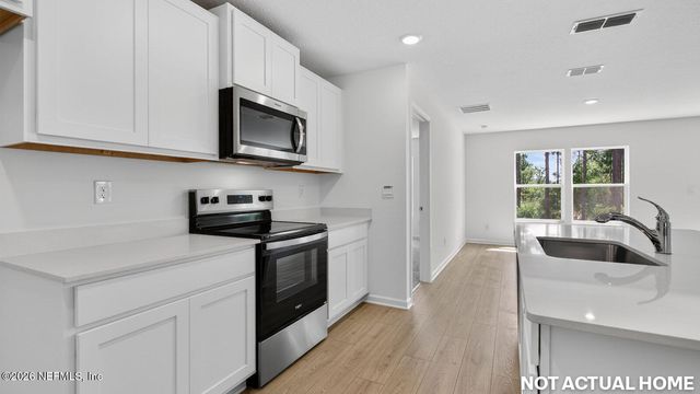 12047 YEW TREE Road, Jacksonville, FL 32218