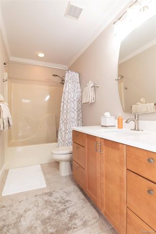 15861 Humphrey Street, Southgate, MI 48195