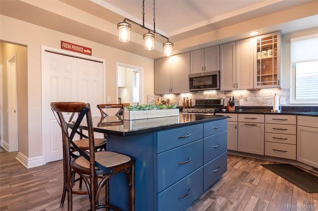 15861 Humphrey Street, Southgate, MI 48195