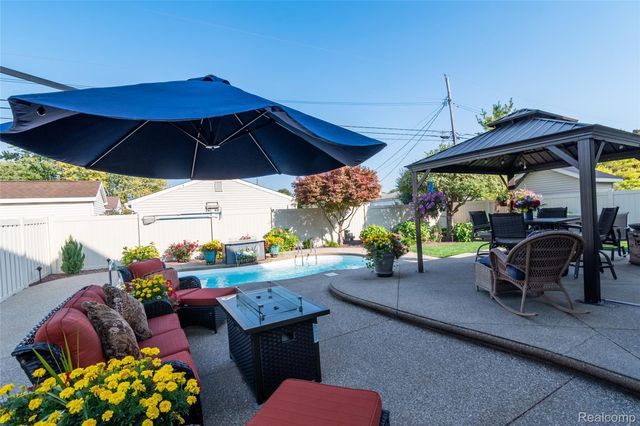 15861 Humphrey Street, Southgate, MI 48195