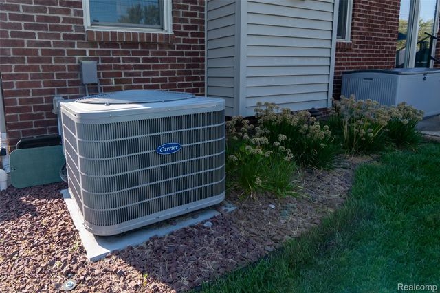 15861 Humphrey Street, Southgate, MI 48195