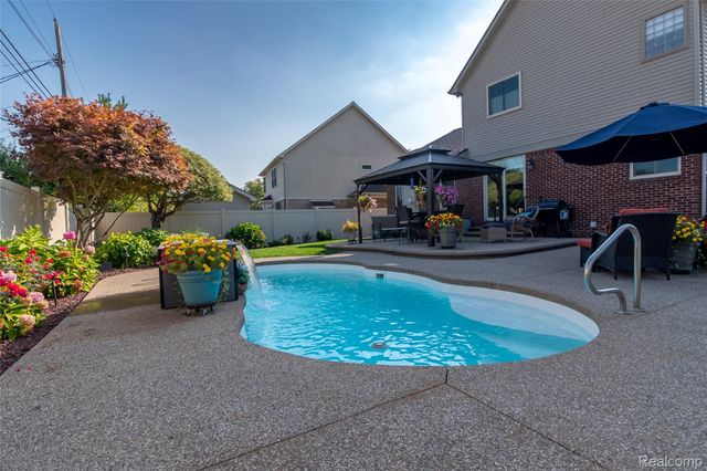 15861 Humphrey Street, Southgate, MI 48195