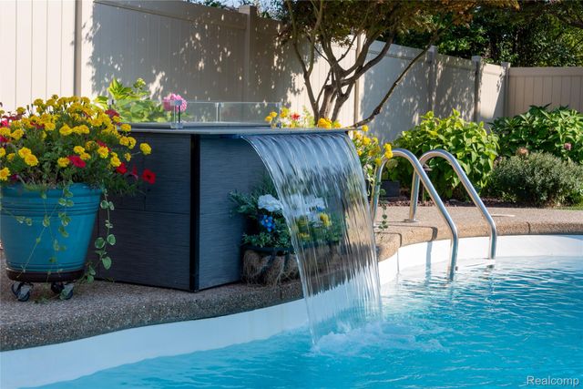 15861 Humphrey Street, Southgate, MI 48195