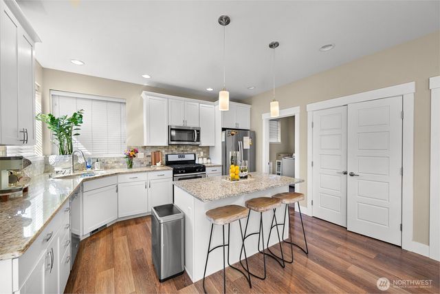 5579 Clearview Dr, Ferndale, WA 98248