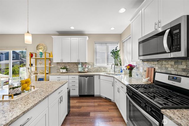 5579 Clearview Dr, Ferndale, WA 98248
