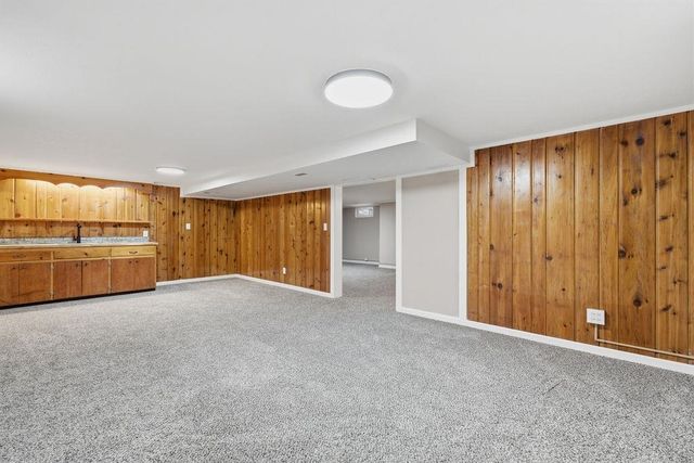 327 E Lacrosse Ave, Spokane, WA 99207