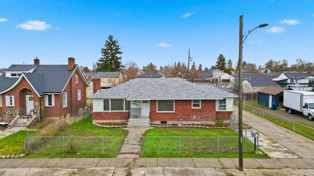 327 E Lacrosse Ave, Spokane, WA 99207