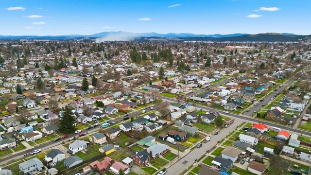 327 E Lacrosse Ave, Spokane, WA 99207