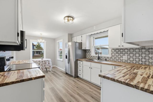 327 E Lacrosse Ave, Spokane, WA 99207