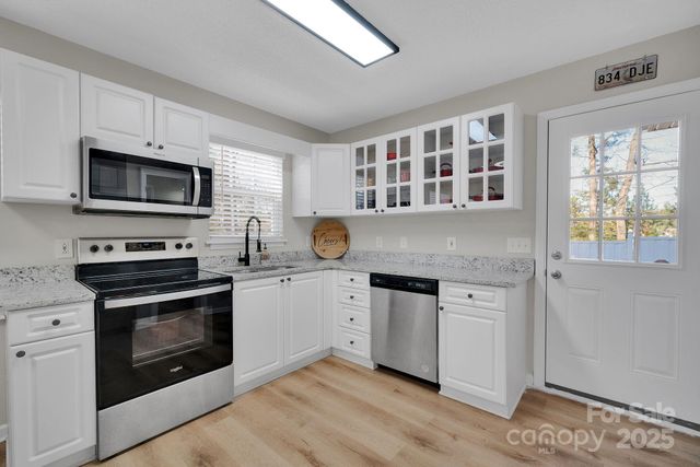 7713 Red Robin Trail, Denver, NC 28037