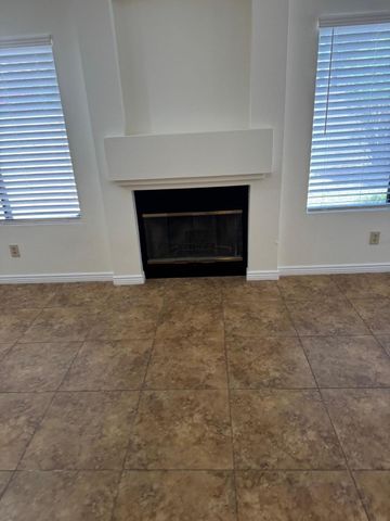 5701 W Jupiter Way, Chandler, AZ 85226