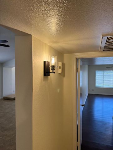 5701 W Jupiter Way, Chandler, AZ 85226