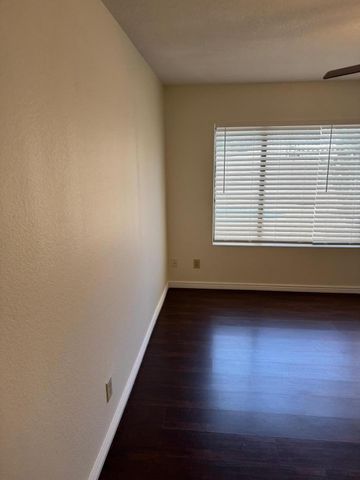 5701 W Jupiter Way, Chandler, AZ 85226